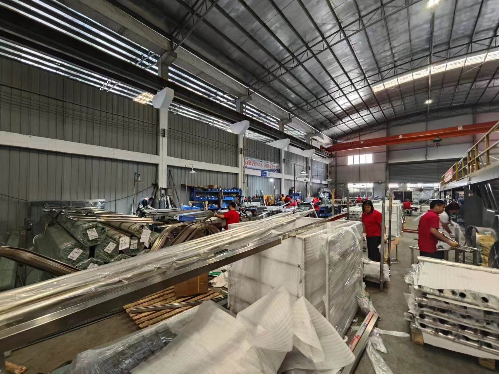 選擇專業(yè)不銹鋼護欄廠家，打造優(yōu)質(zhì)防護設(shè)施