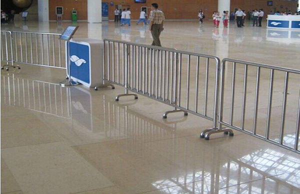 不銹鋼鐵馬隔離護(hù)欄