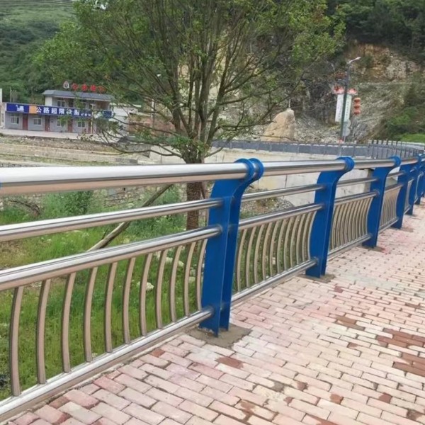 304不銹鋼景觀(guān)護(hù)欄