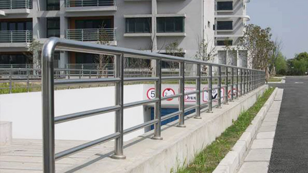 小區(qū)不銹鋼護欄